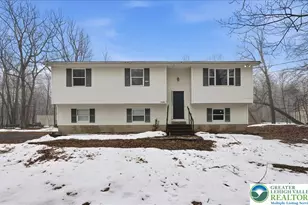 2320 Elmhurst Rd, Middle Smithfield, PA 18302 - Photo 1
