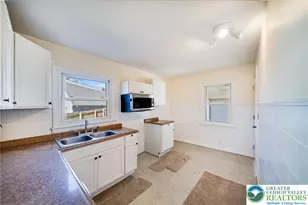 325 E Saucon St, Hellertown Boro, PA 18055 - Photo 3