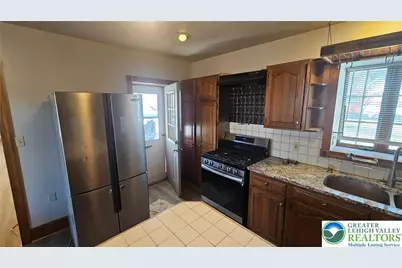 253 W Main Street, Bath, PA 18014 - Photo 5
