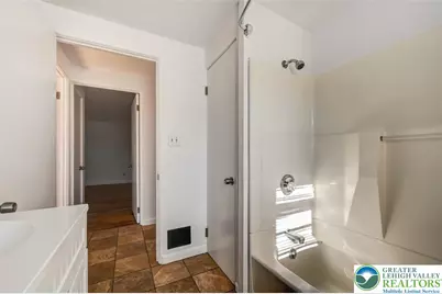 819 Fairview Avenue, Stroud Twp, PA 18360 - Photo 21