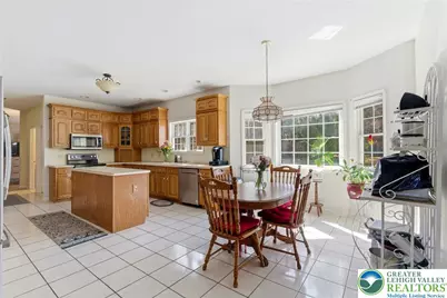 4435 Christine Court, Hanover Twp, PA 18017 - Photo 9