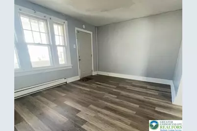 424 E Cranberry Avenue, Hazle Township, PA 18201 - Photo 9