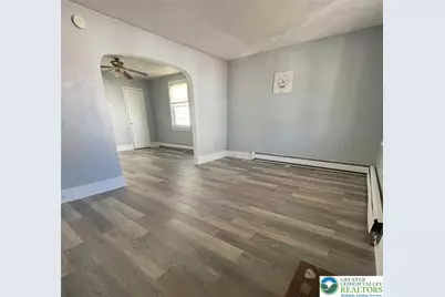 424 E Cranberry Avenue, Hazle Township, PA 18201 - Photo 13