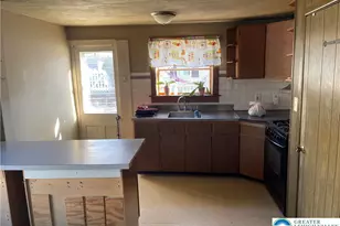 512 Forrest Ave, Bethlehem City, PA 18017 - Photo 3