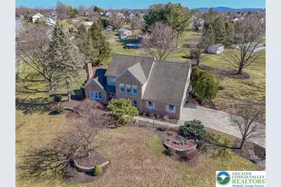 362 Hillview Drive, Lower Nazareth Twp, PA 18064 - Photo 3