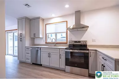 3442 Hickory Circle, South Whitehall Township, PA 18103 - Photo 11