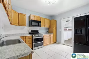 32 N 8th St, Easton, PA 18042 - Photo 7