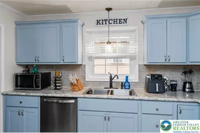 18 S Callowhill Street, Topton, PA 19562 - Photo 11