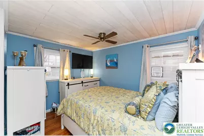 18 S Callowhill Street, Topton, PA 19562 - Photo 17