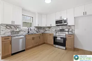 142 Towering Ct, Chestnuthill Twp, PA 18353 - Photo 13