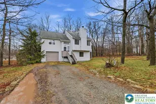 186 Thornapple Ln, Coolbaugh Twp, PA 18466 - Photo 1