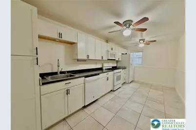 828 W Maple Street, Allentown City, PA 18101 - Photo 3