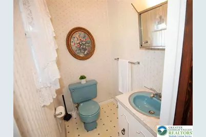 1051 N 10th Street, Whitehall Township, PA 18052 - Photo 25