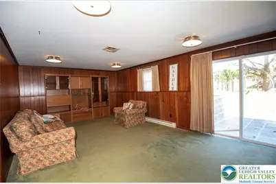 1051 N 10th Street, Whitehall Township, PA 18052 - Photo 23