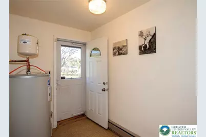 1051 N 10th Street, Whitehall Township, PA 18052 - Photo 27