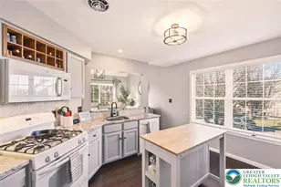 3220 Carbon St, Whitehall Township, PA 18052 - Photo 9