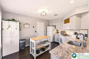 3220 Carbon St, Whitehall Township, PA 18052 - Photo 7