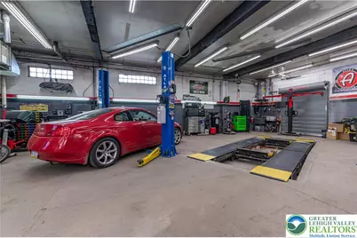 2227 N 3rd Avenue, Whitehall Township, PA 18052 - Photo 15