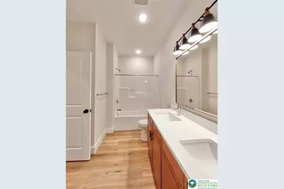 635 Line Street #B, Easton, PA 18042 - Photo 5