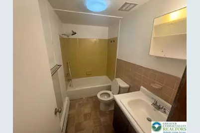 2563 Gap View Road #Apt 1 "2565", Slatington Boro, PA 18080 - Photo 7