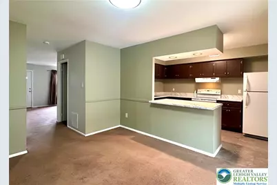 53 Eisenhower Circle, Whitehall Township, PA 18052 - Photo 7