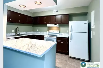 53 Eisenhower Circle, Whitehall Township, PA 18052 - Photo 9