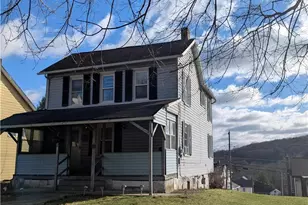 307 Oak St, Roseto Boro, PA 18013 - Photo 3