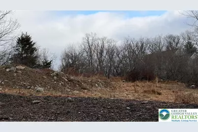 38 Hampton Drive, Upper Mt Bethel Twp, PA 18343 - Photo 3