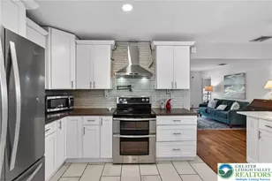 1933 Johnston Dr, Bethlehem City, PA 18017 - Photo 9