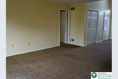 3208 Oakland Square Drive, Bethlehem Township, PA 18020 - Photo 11