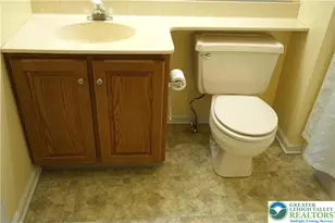 3208 Oakland Square Dr, Bethlehem Township, PA 18020 - Photo 27