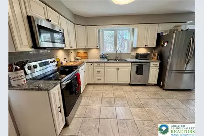 6560 Fernwood Drive, Upper Saucon Township, PA 18036 - Photo 7