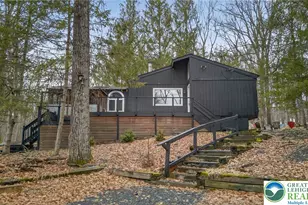 2329 Cramer Ct, Bushkill, PA 18324 - Photo 1