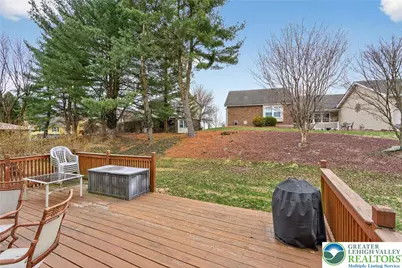 7914 Woodsbluff Run, Upper Macungie Township, PA 18051 - Photo 5