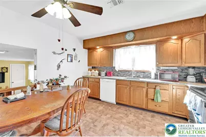 4872 Main Street, Whitehall Township, PA 18052 - Photo 9