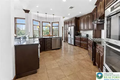 5820 Harvest Place, North Whitehall Township, PA 18078 - Photo 9