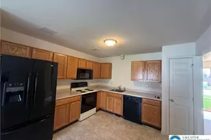 1530 Hawthorn Dr, Forks Twp, PA 18040 - Photo 3