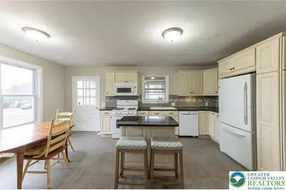 3941 Freemansburg Avenue, Bethlehem Township, PA 18020 - Photo 5