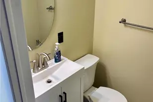 5039 Shawnee Blvd, North Whitehall Township, PA 18078 - Photo 9