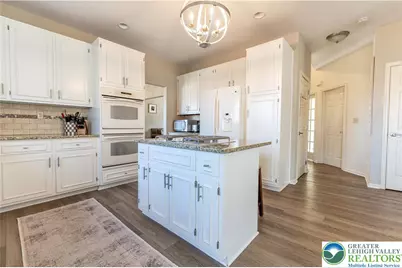 25 Millbrook Court, Palmer Twp, PA 18045 - Photo 15