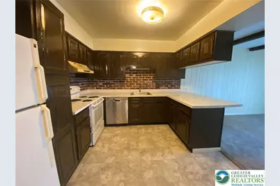 2815 Whitemarsh Place, Lower Macungie Township, PA 18062 - Photo 5