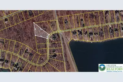 32 Lake Valley Drive #B, Hazleton, PA 18202 - Photo 1