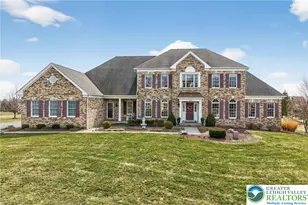 209 Donato Ct, Bushkill Twp, PA 18064 - Photo 3