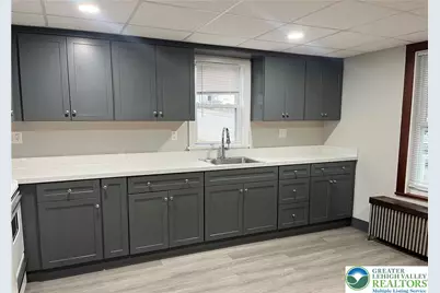 37 E Pennsylvania Avenue, Pen Argyl, PA 18072 - Photo 5