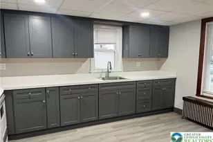 37 E Pennsylvania Ave, Pen Argyl, PA 18072 - Photo 5