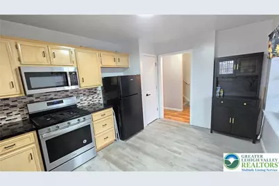 18 Jazz Circle, Whitehall Township, PA 18052 - Photo 7