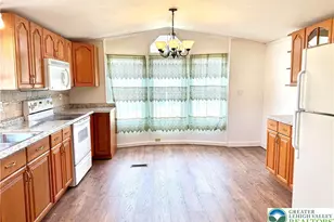 204 Molly Pitcher Rd, Upper Mt Bethel Twp, PA 18343 - Photo 9