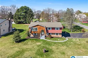 3945 Hemlock Pl, Hanover Twp, PA 18017 - Photo 3