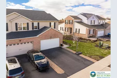 654 Buckingham Drive, Allen Township, PA 18067 - Photo 5