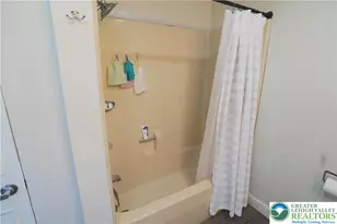 3863 Mauch Chunk Rd, Allentown City, PA 18104 - Photo 15